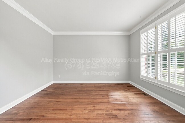 Building Photo - 6725 Ridgefield Dr