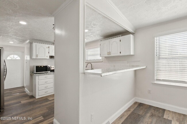 Building Photo - 97119 Diamond St