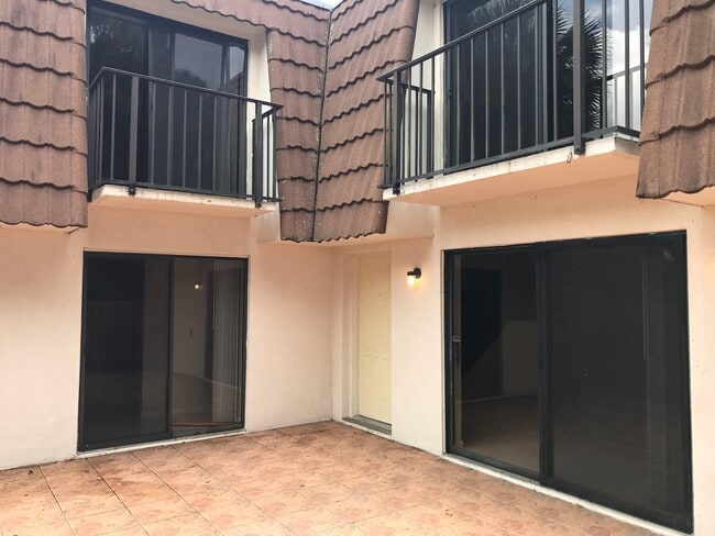 Building Photo - 233 Charter Way