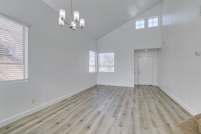 Building Photo - NORTH SHORES REFRESHED 2 STORY HOME WITH FIREPLACE AND LARGE BACKYARD