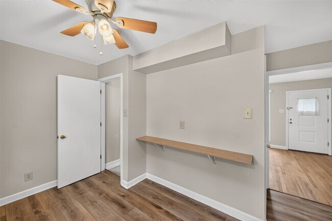 Building Photo - 45 Barton Pl