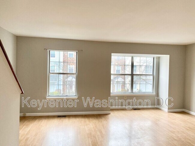 Building Photo - 18231 Fox Chase Cir