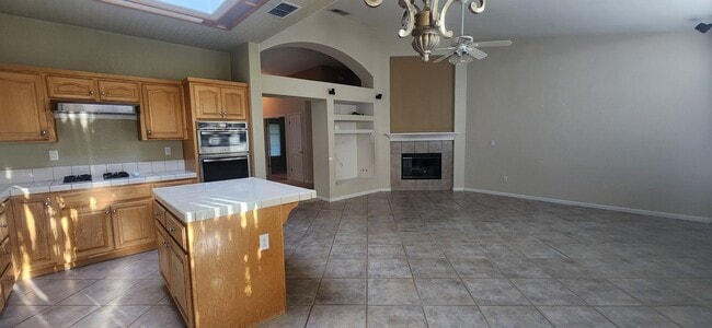 Building Photo - 3 Bedroom Plus Large office in Laguna West/Lakeside Community