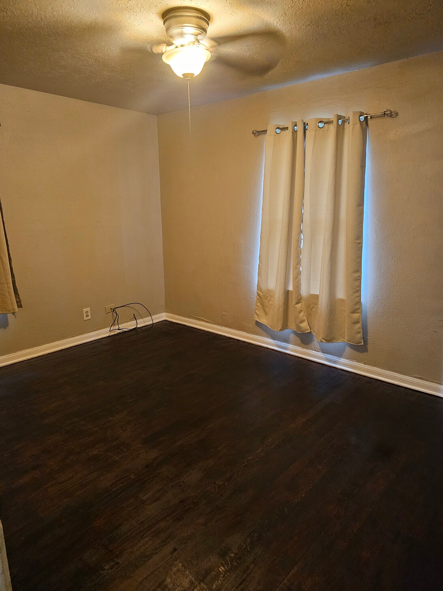 Building Photo - 3021 Sunbeam St