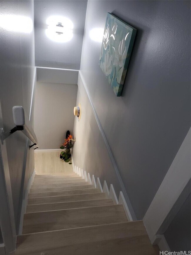 Building Photo - 98-1394-1394 Nola St