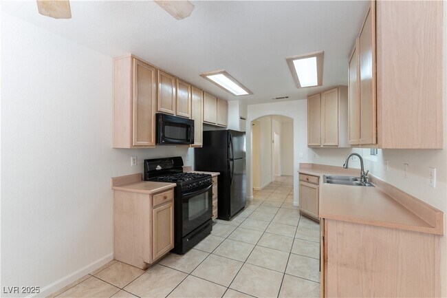 Building Photo - 1570 Jamielinn Ln