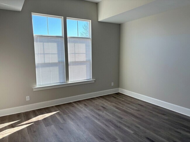 Building Photo - Brand New End-Unit Townhome | 3 BR/2.5BA | 1-Car Garage | Near Downtown Mooresville