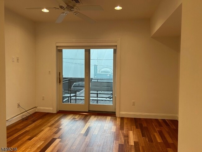 Building Photo - 94 Walnut St