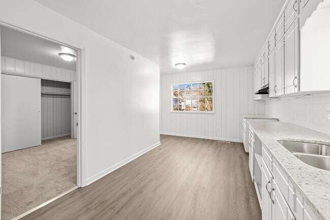 Building Photo - 1820 33rd St Ensley