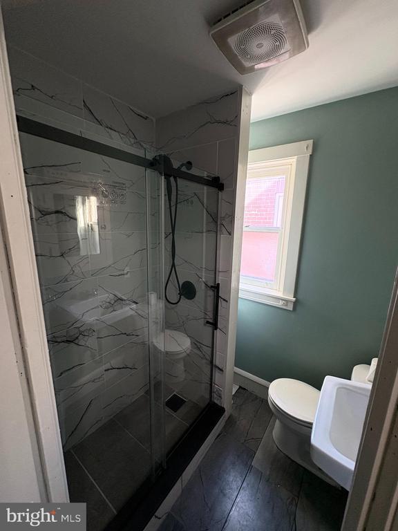 Building Photo - 1411 Church St