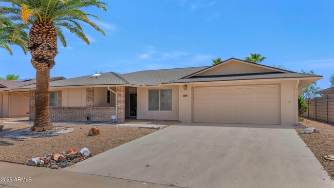 Building Photo - 17227 N Country Club Dr