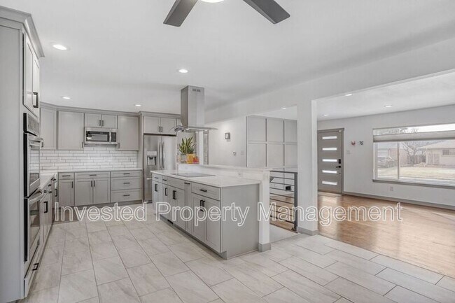 Building Photo - 3004 S Zurich Ct