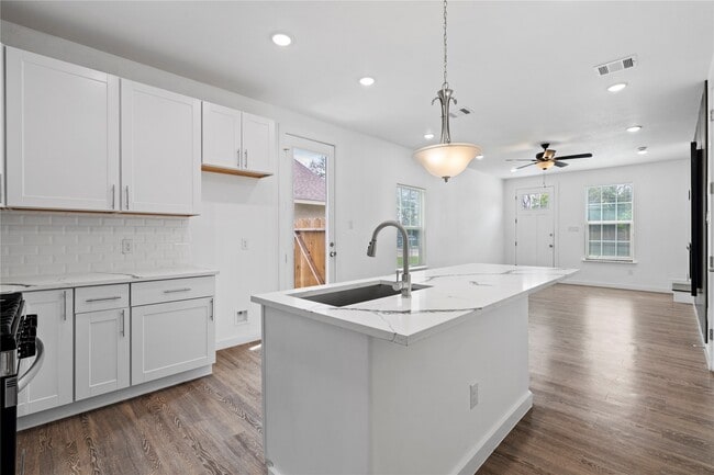 Building Photo - 8001 Talton St