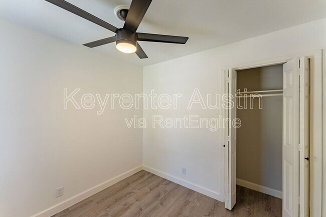 Building Photo - 9409 Meadow Vale