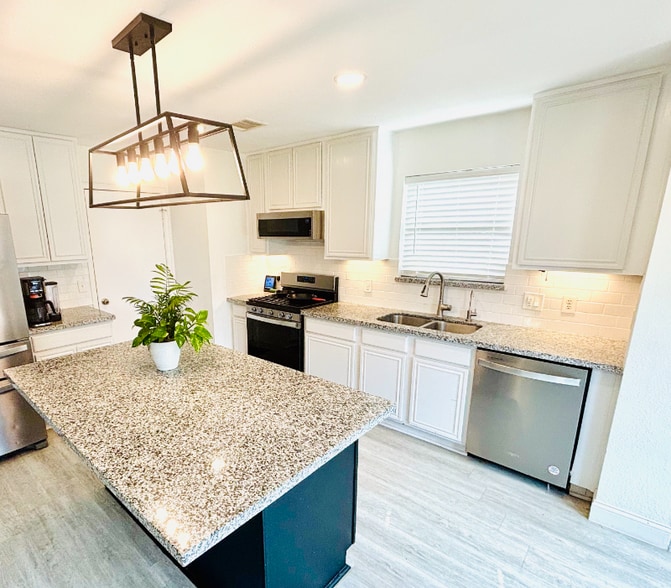 Building Photo - 3739 Brighton Springs Ln