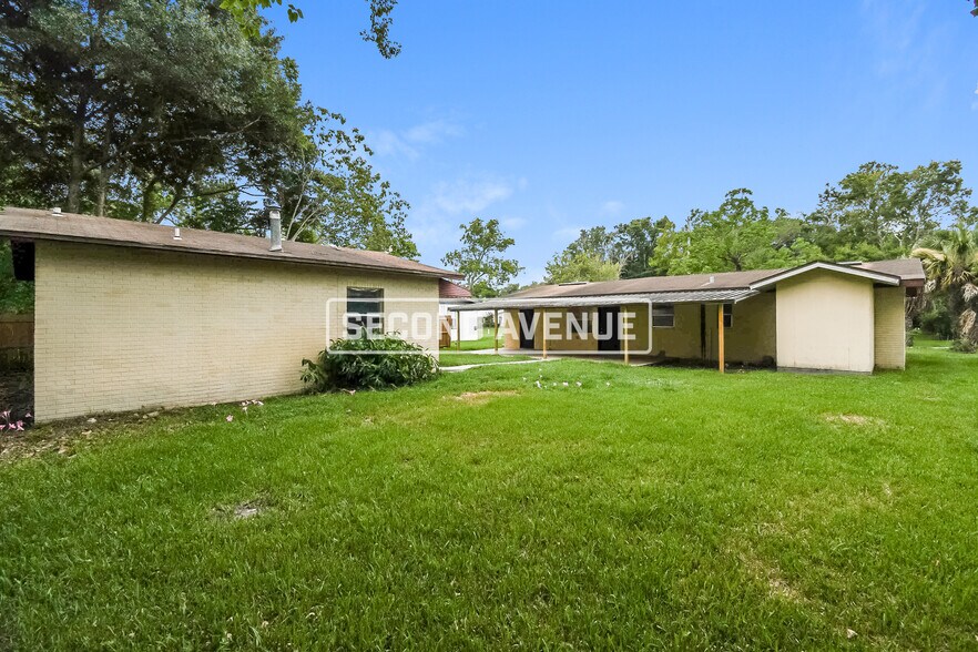 Building Photo - 5331 Woodcrest Rd
