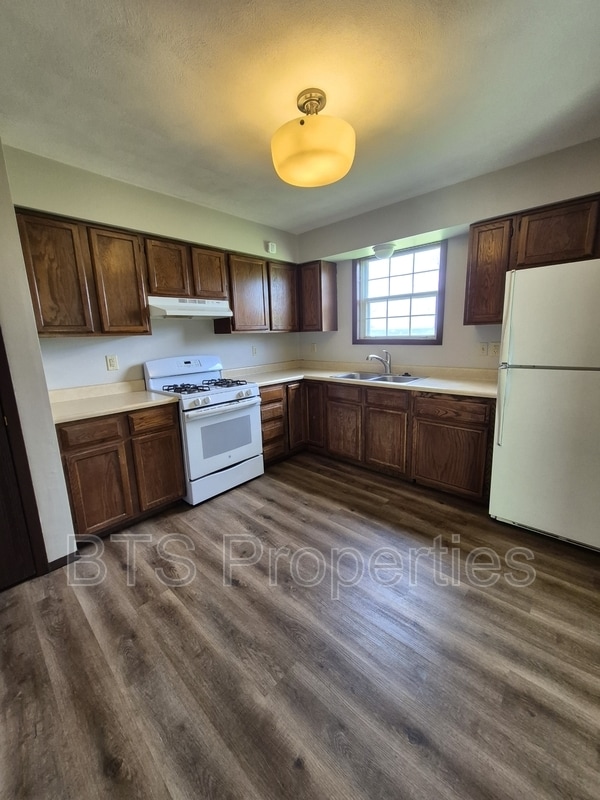 Primary Photo - 412 N Highland St
