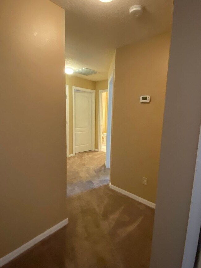 Building Photo - Pool Home for Rent