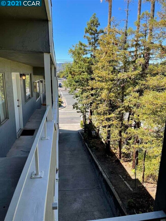 Building Photo - 1150 Lincoln Ave