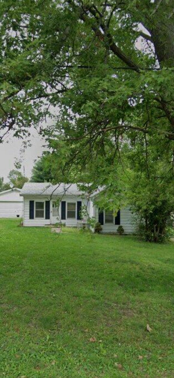 Primary Photo - 105 W Hunter St