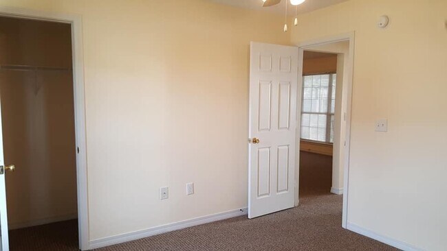 Building Photo - 3-Bed 2-Bath Brick Home located in the Heart of Foley