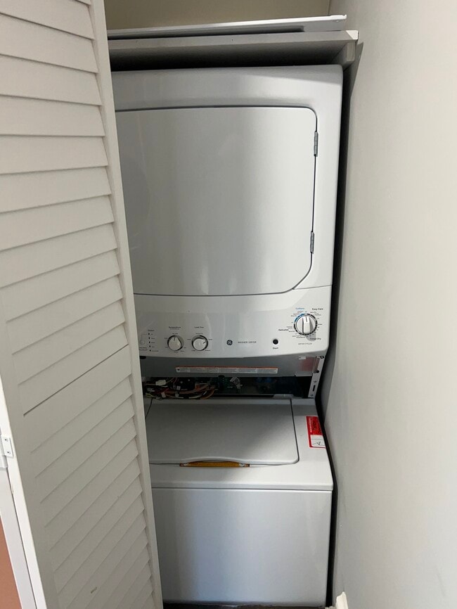 Building Photo - 72 Delaware Ave