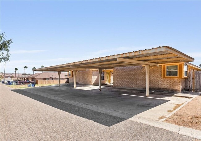 Building Photo - 10 W 2nd St