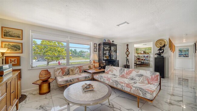 Building Photo - 641 Coral Dr