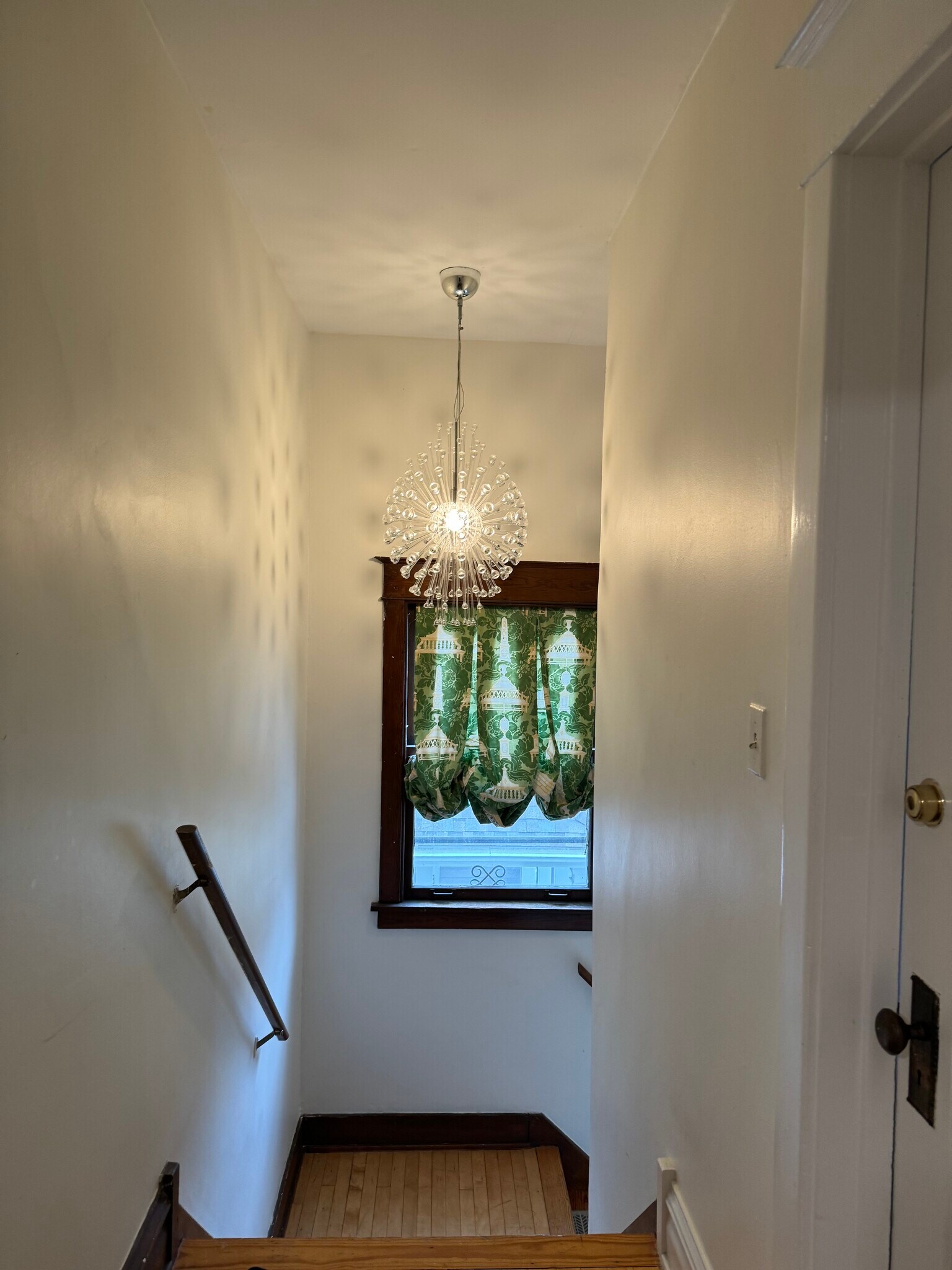 Stairs to front door - 878 Ash St