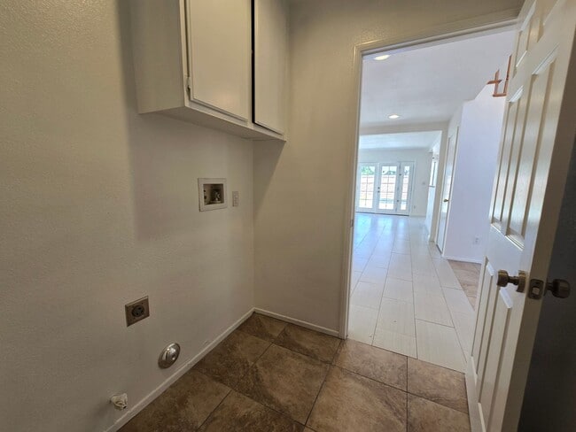 Building Photo - 3207 Maricotte Dr
