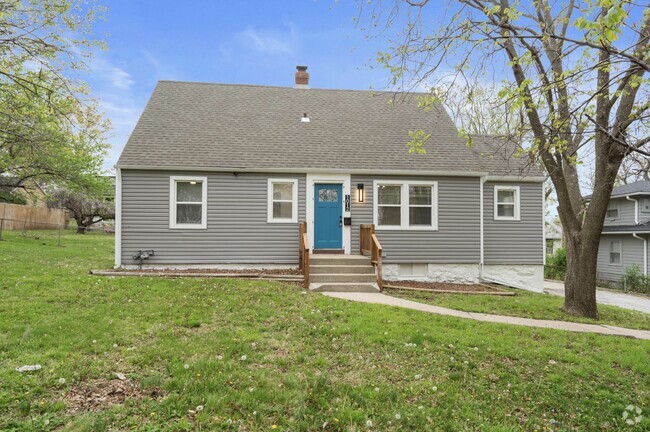 Building Photo - 1012 E 83rd Ter