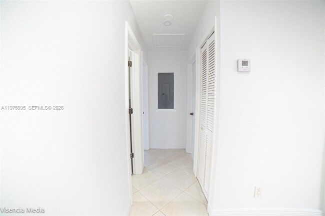 Building Photo - 783 W 78th St