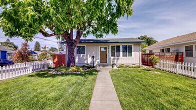 Building Photo - Bright Newly Refurbished Two Bedroom One Bath Single Family Home