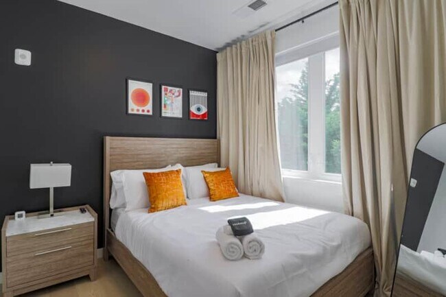 Building Photo - 1806 A St NE