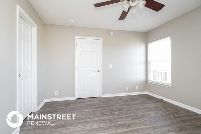Building Photo - 7015 Zither Ln