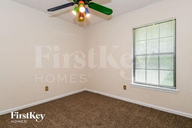 Building Photo - 7613 Fawn Lake Dr S