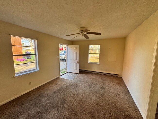 Building Photo - 128 Woodland Ave