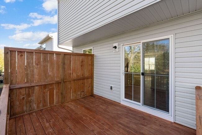 Building Photo - 109 Brooklane Ct