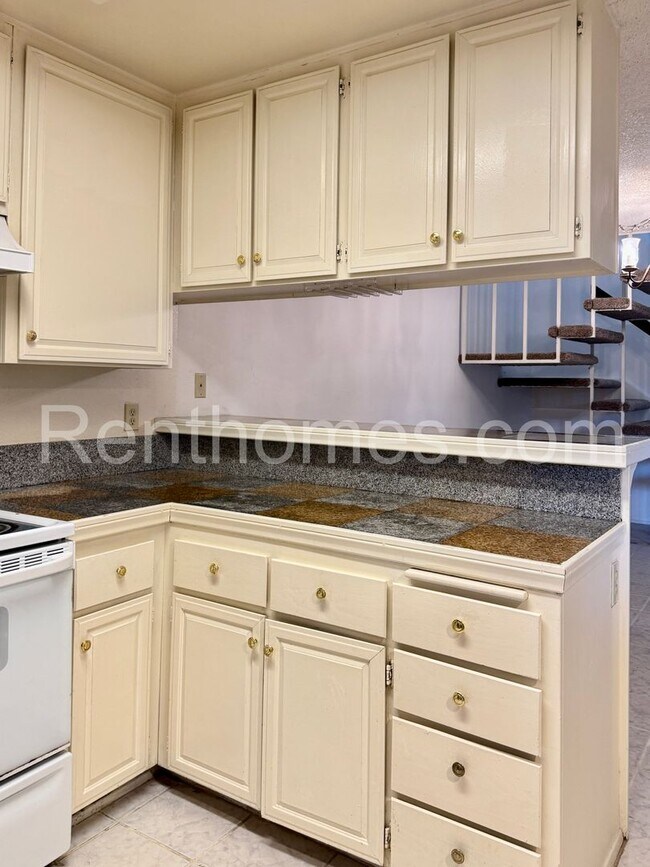 Building Photo - 3847 Camino Lindo