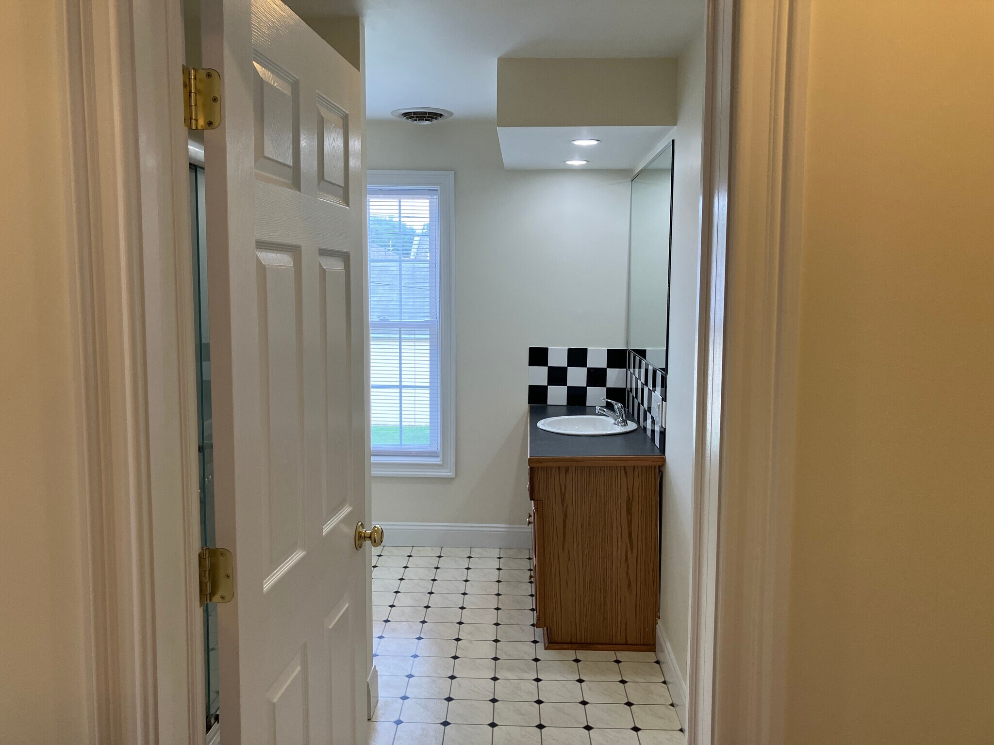 Building Photo - 509 Pine St