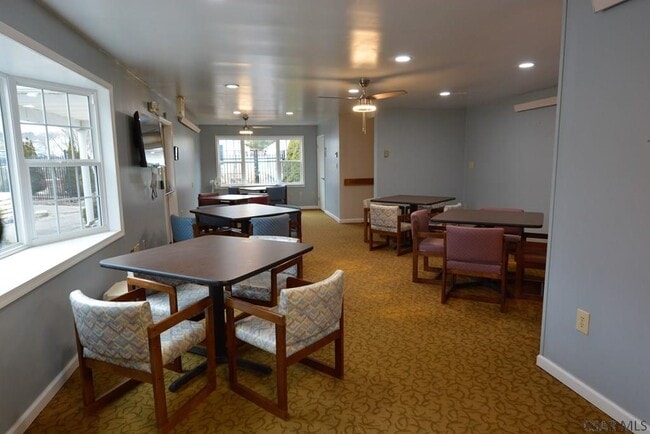 Building Photo - 13 1st St