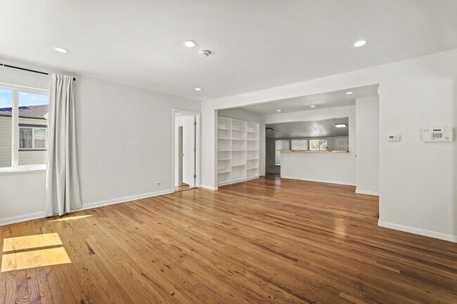 Building Photo - Charming Harvey Park Home with Large Yard & Fireplace