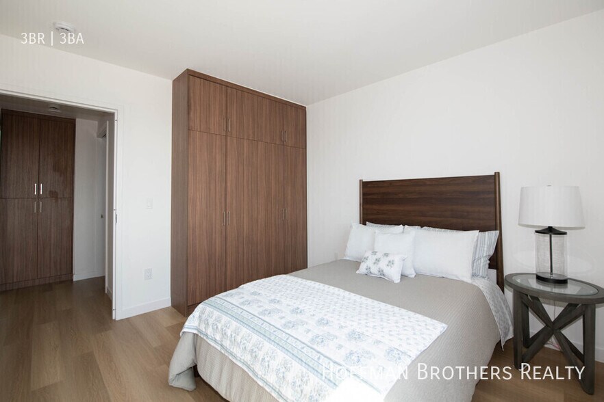 Building Photo - 2853 West Blvd