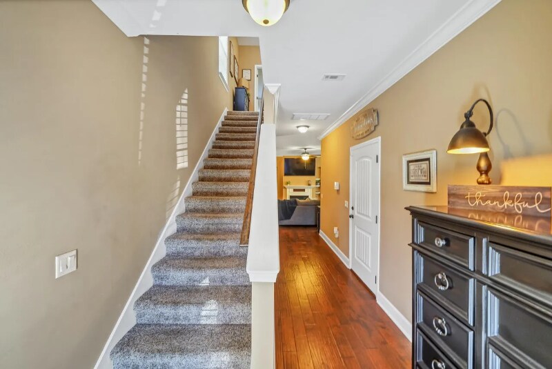 Building Photo - 122 Big Oaks Ln