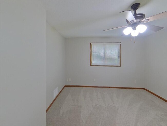 Building Photo - 14030 Candlewood Ln NE