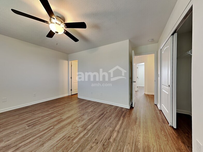 Building Photo - 10351 Chambersburg Dr