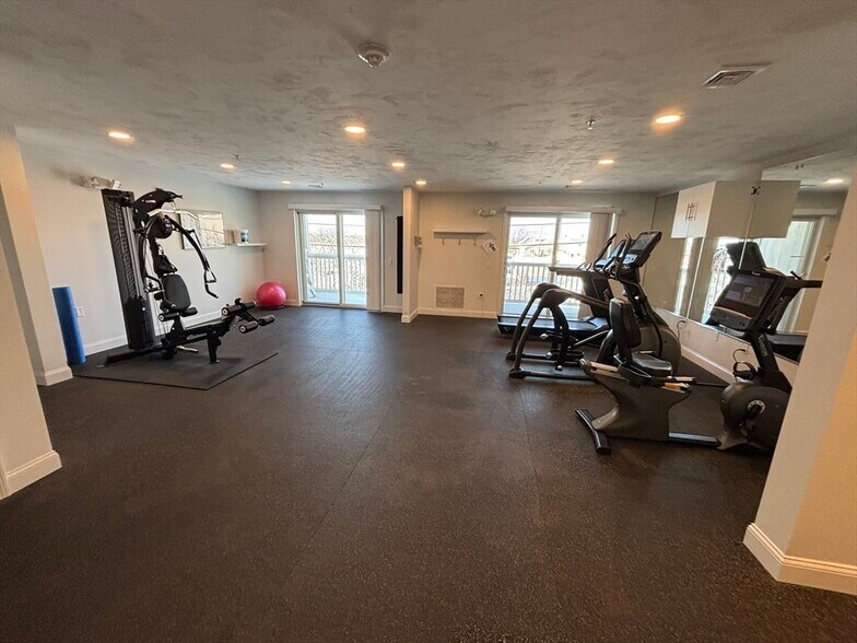 Building Photo - 361 Revere Beach Pky