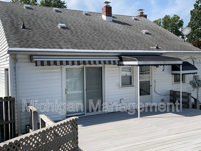 Building Photo - 7428 Deering St