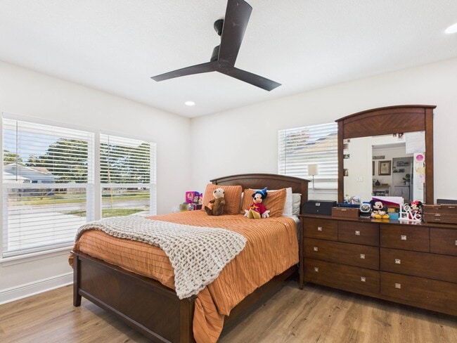 Building Photo - 38 Cape Dr NW