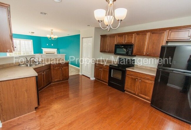Building Photo - Room in Townhome on Ivy Wood Ln